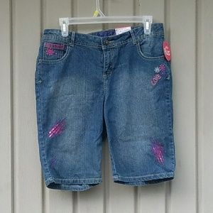 Girls plus sized embellished jean shorts